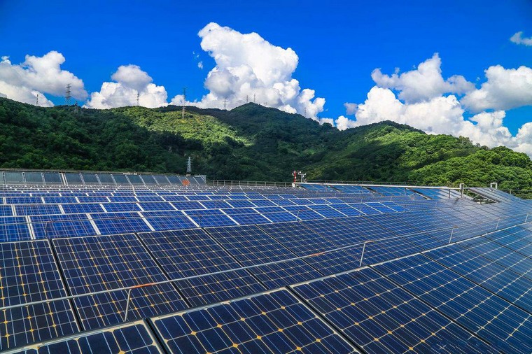 太陽能發(fā)電和光伏發(fā)電有什么區(qū)別，光伏發(fā)電的原理和技術(shù)
